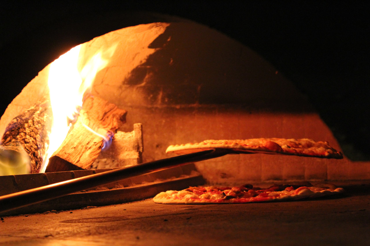 Wood fire pizza photography